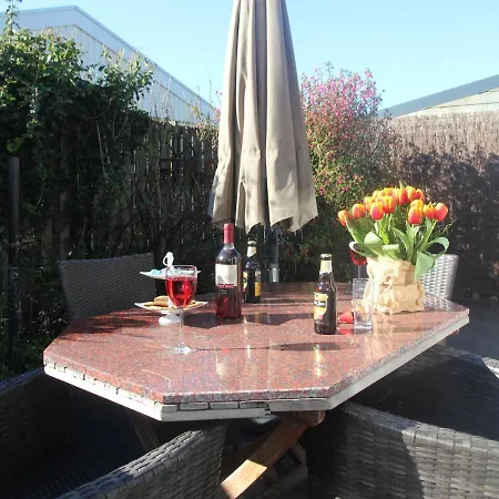 In With Private Terrace And Garden *