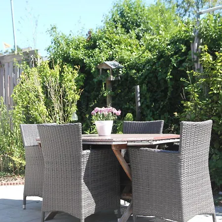 In With Private Terrace And Garden